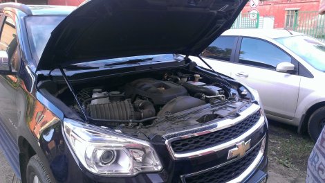 Газовые упоры (амортизаторы) капота A-ENGINEERING для Chevrolet TrailBlazer (2012-2016)
