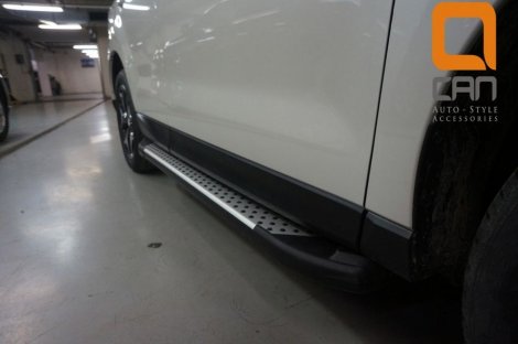 Пороги алюминиевые (Sapphire Silver) для Subaru Forester