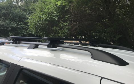 Багажник MontBlanc на аэродинамических дугах для Lada Largus