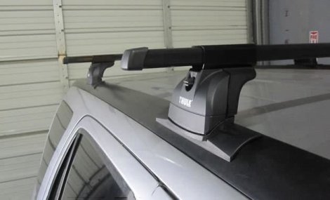 Багажник Thule SquareBar на стальных дугах для Honda CR-V (2002-2006)
