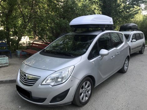 Багажник MontBlanc на прямоугольных дугах для Opel Meriva