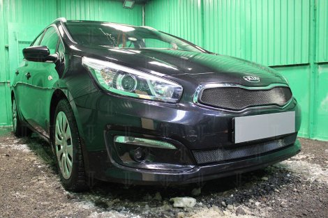 Защитная сетка радиатора ProtectGrille нижняя черная для KIA Ceed (2015-2018)