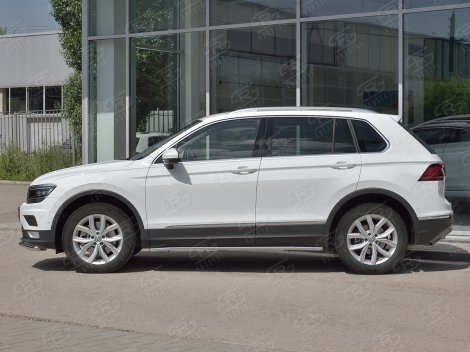 Пороги труба Russtal для Volkswagen Tiguan (2017-2020)