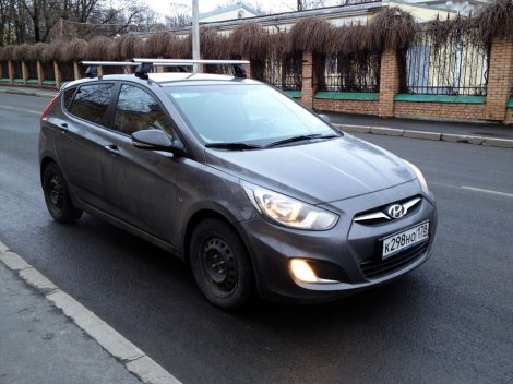 Багажник LUX на аэродинамических дугах для Hyundai Solaris 5-дв хетчбэк (2011-2015)