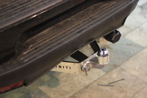 Фиксированный фаркоп Baltex для Infiniti QX56 (2007-2010)