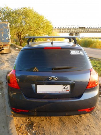 Багажник LUX на аэродинамических дугах для Kia Ceed 5-дв хетчбэк (2006-2012)