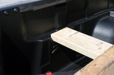 Вставка (вкладыш) Ruggedliner в кузов, под борт для Toyota Tundra (Длина грузовой платформы 8,0ft (~243,84см))