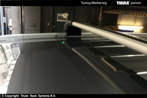 Багажник Thule WingBar Edge на интегрированных дугах для Mitsubishi Outlander