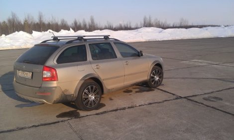 Багажник LUX Классик на аэродинамических дугах для Skoda Octavia II универсал (2004-2013)