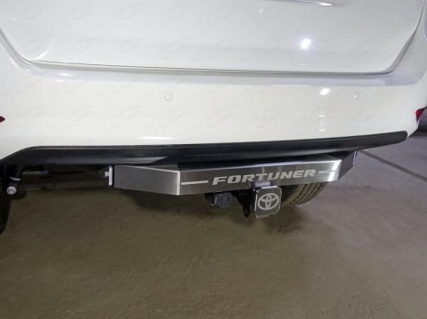 Съемный фаркоп TCC для Toyota Fortuner с надписью (2016-н.в.)