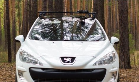 Багажник Thule SquareBar на стальных дугах для Peugeot 308 5-дв хетчбэк (2008-2013)