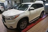 Пороги алюминиевые (Alyans) для Toyota Highlander