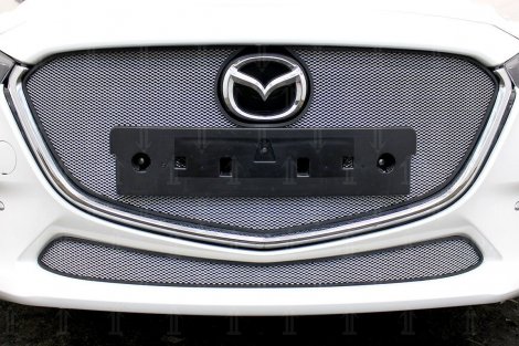 Защитная сетка радиатора ProtectGrille верхняя хром для Mazda 3 (2016-2019)