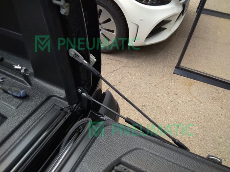 Газовые упоры (амортизаторы) заднего борта для Mercedes-Benz X-Class