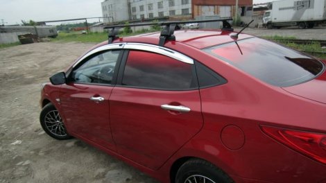Багажник LUX  на прямоугольных дугах для  Hyundai Solaris седан (2011-2016)