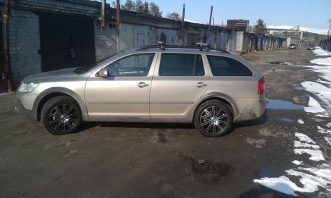 Багажник LUX Классик на аэродинамических дугах для Skoda Octavia II универсал (2004-2013)