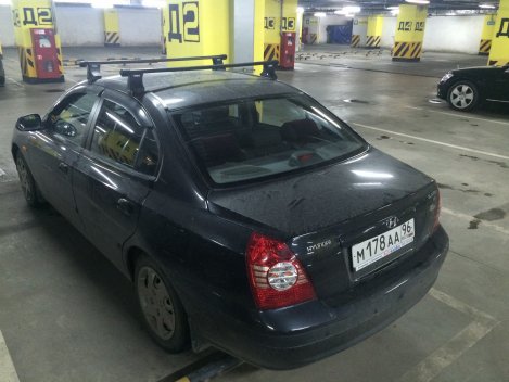 Багажник Thule SquareBar на стальных дугах для Hyundai Elantra седан (2000-2006)