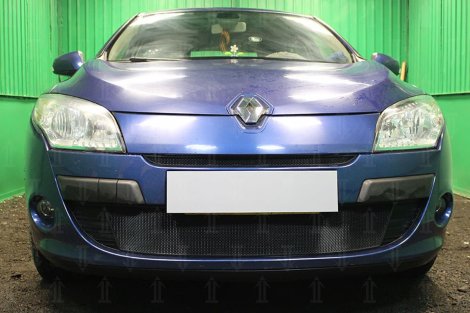Защитная сетка радиатора ProtectGrille верхняя для Renault Megane (2009-2012 Черная)
