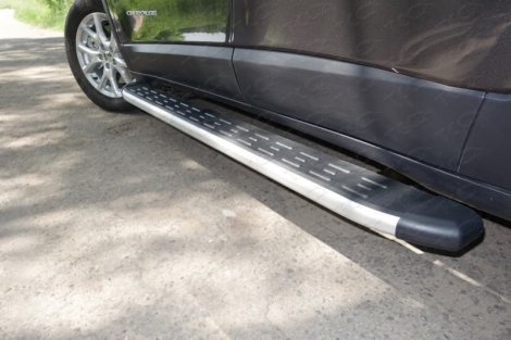 Пороги TCC - алюминий с пластиковой накладкой для Jeep Cherokee