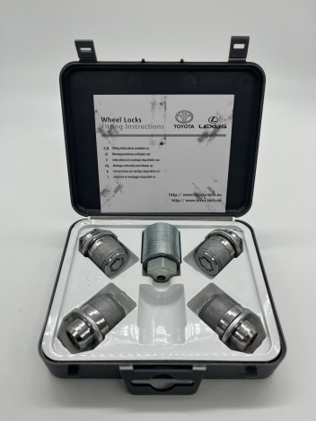 Оригинальные секретки Toyota PW45600013 для Lexus LS (1989-2006)