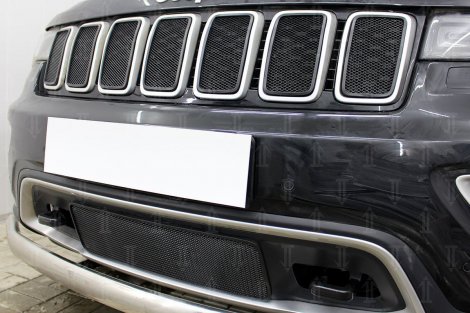 Защитная сетка радиатора ProtectGrille нижняя черная для Jeep Grand Cherokee (2018-н.в.)