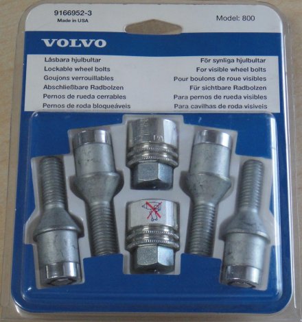 Оригинальные cекретки Volvo для Volvo S70 (Штатные диски)