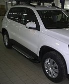 Пороги алюминиевые (Sapphire Silver) для Volkswagen Tiguan
