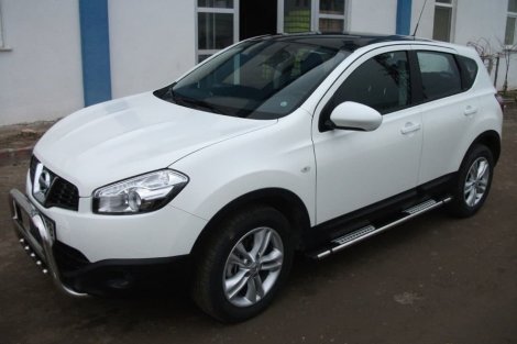 Пороги алюминиевые (Emerald Black) для Nissan Qashqai