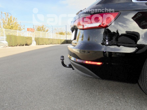 Фиксированный фаркоп Aragon для Audi A4 Avant (2015-н.в.)