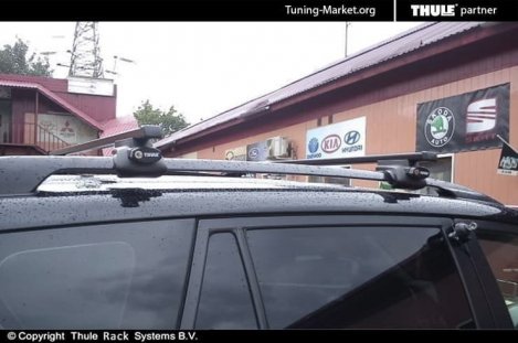 Багажник Thule SquareBar Evo на стальных дугах для Toyota RAV 4 (2005-2012)