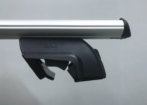 Багажник V-star серебристый на аэродинамических дугах для Kia Carens (2007-2012)