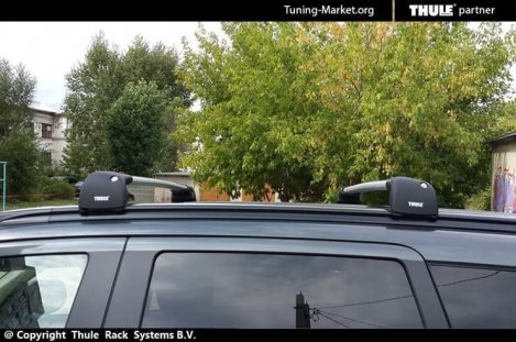 Багажник Thule WingBar Edge на интегрированных дугах для Mitsubishi Outlander